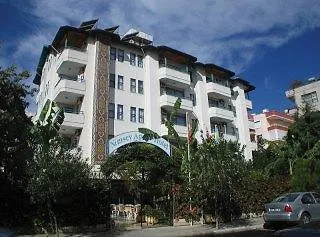 Apartmanhotel Lila 2*