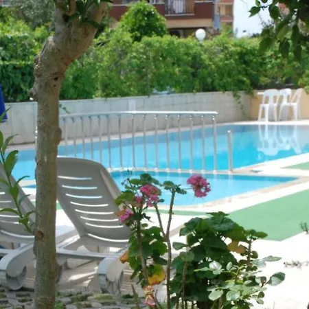 Lila Apartmanhotel