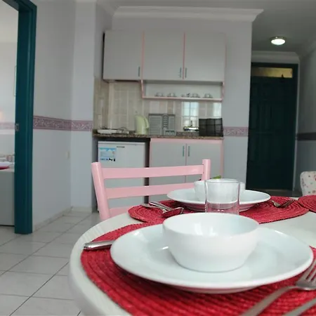 Apart Otel Lila 2*